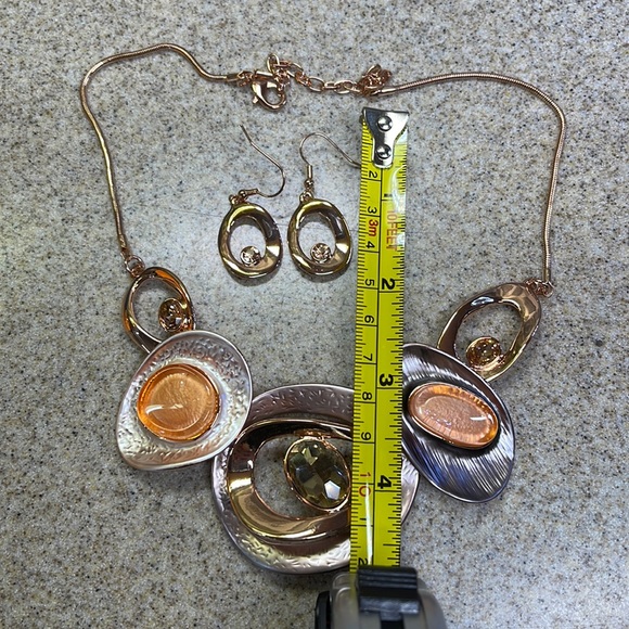 STATEMENT ROSE GOLD FASHION NECKLACE - Picture 15 of 16